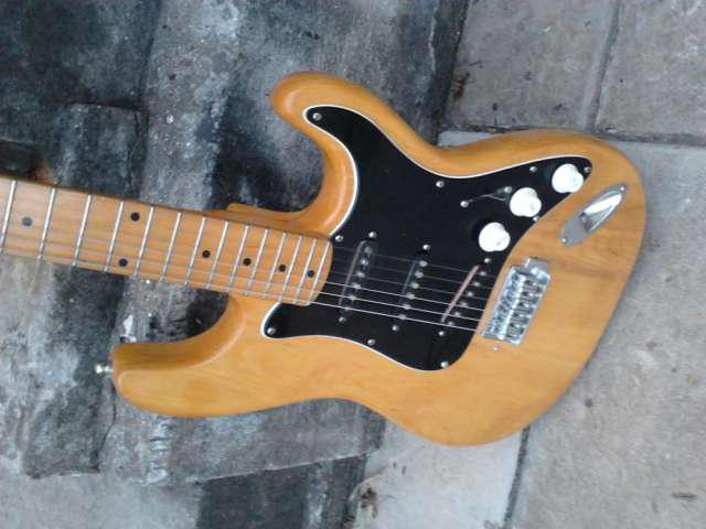 Guitarra.electrica.stratocaster.hondo.dos.japon.72.natural.m