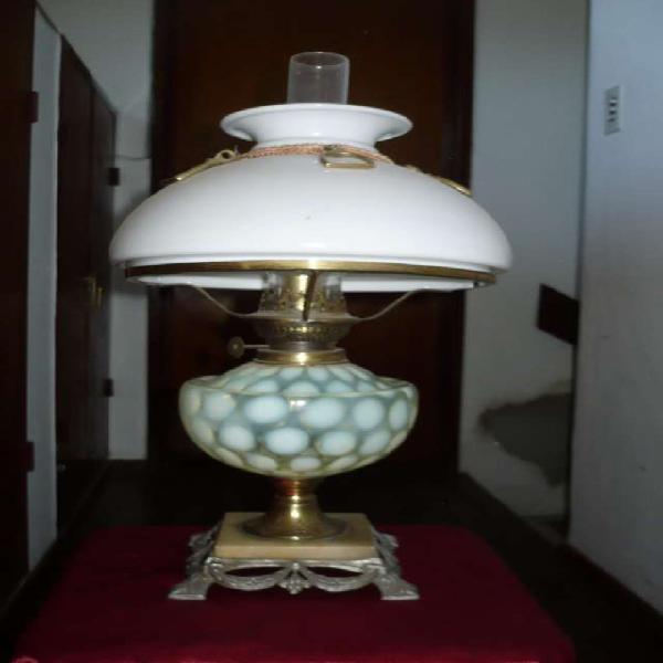 Vendo lámpara antigua de estilo quinque, p/mesa en Córdoba