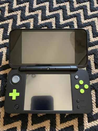 Nintendo 2ds Xl Con Pokémon Moon