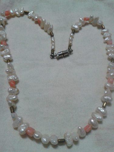 Antiguo Collar Perlas De Rio Con Flores Talladas En Piedra