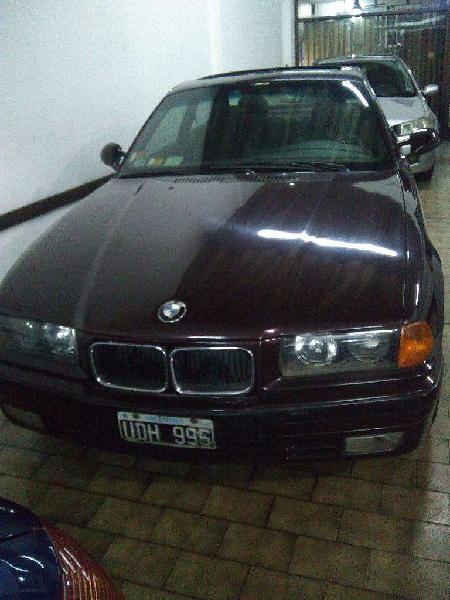 Bmw 1993 coupe 318 Is excelente