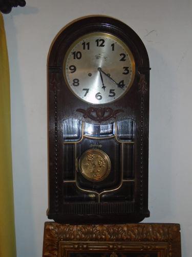 Antiguo Reloj Capilla De 65 Cm Por 32 Cm