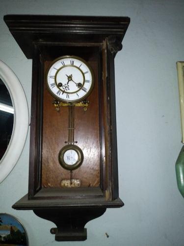 Antiguo Reloj De Pedulo Con Soneria Madera Le Falta La Puer
