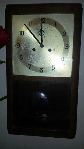Reloj De Pared A Pendulo Antiguo.sonido Encantador Funciona