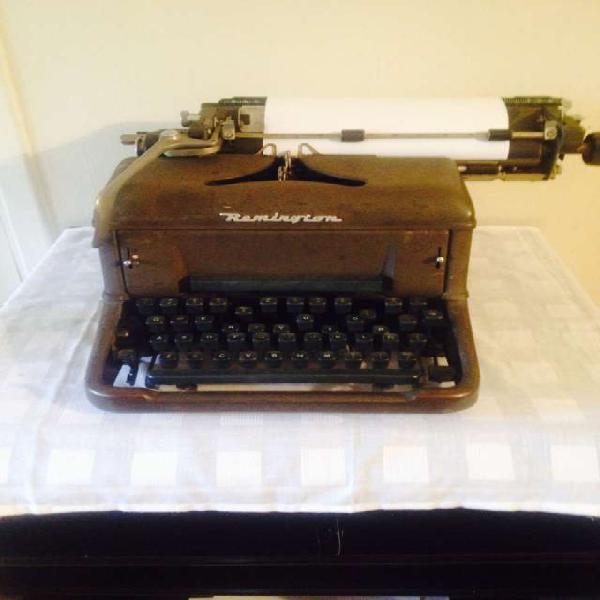 Maquina de escribir remington antigua muy buena en Palermo