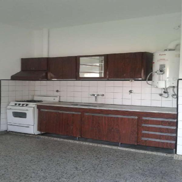 Vendo casa en luis guillon 11 6949 7428 en Luis Guillón