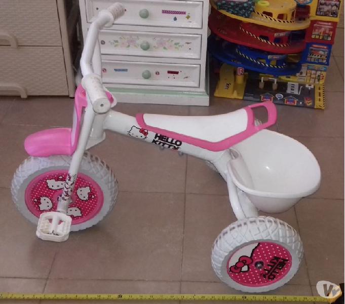 Triciclo Hello Kitty