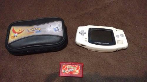 Game Boy Advance + Pokemon Fire Red + Estuche Pokemon!!!