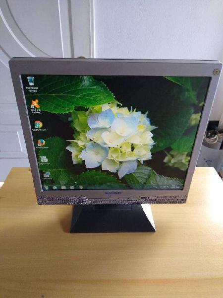 Monitor Gigabyte de 17'