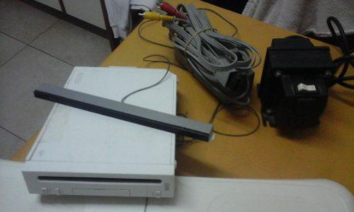 Wii Nintendo + Joystick + Juegos + Accesorios