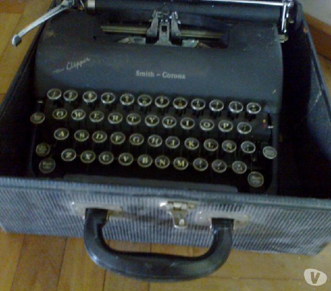 Maquina de escribir antigua funcionando.Negociable.
