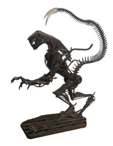 Escultura De Hierro Metal Reciclado Alien Oferta