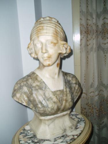 Estatua De Mármol.