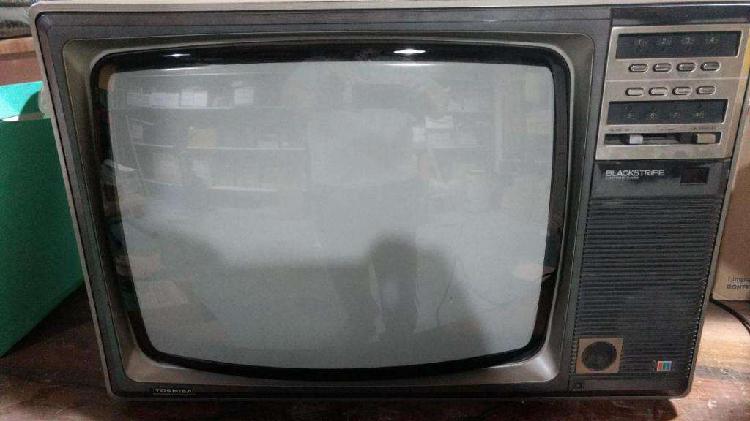 vendo televisor marca toshiba c/ control remoto