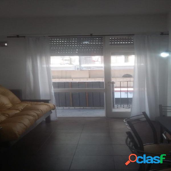 Departamento 1 ambiente con balcon Tucuman y gascon