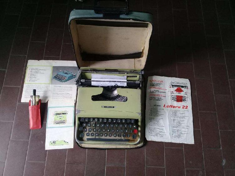 Maquina de escribir Olivetti Lettera 22 Italiana