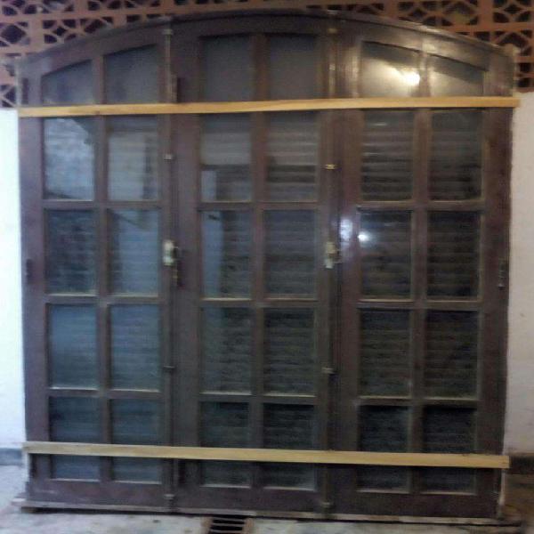 Puertaventana de 150 mts x 200 mts