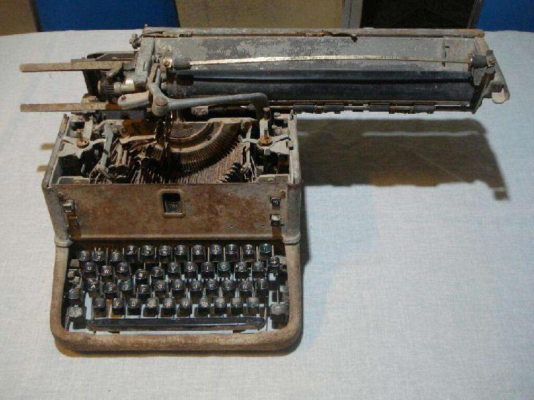Máquina de Escribir (para Adorno viejo)