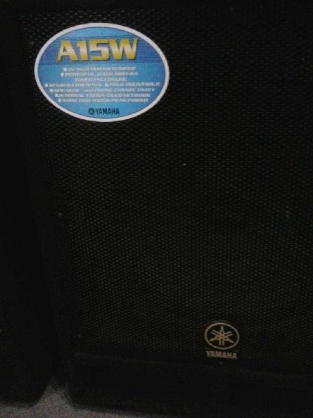 Yamaha A15W Cajas de Audio EL PAR de cajas de graves