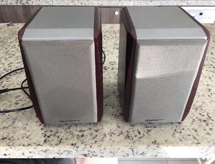 Parlantes Thonet Vander