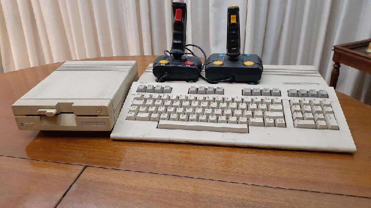 Venta de dos (2) PC Commodore 128; Impresoras y Accesorios