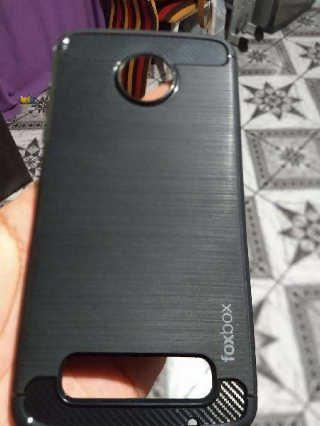 Funda Moto Z2 Carbono en Caja