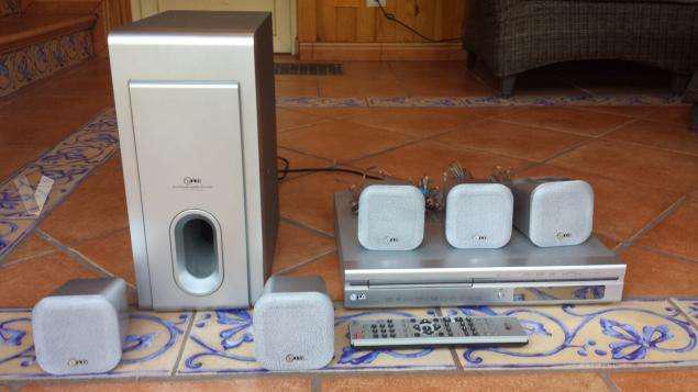 Vendo HOME THEATER LG 5.1