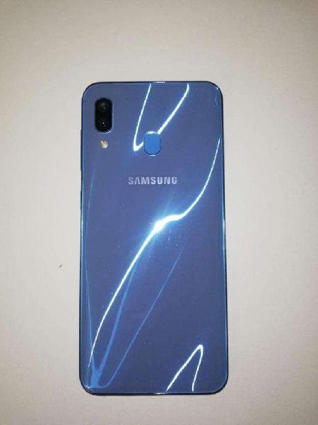 Samsung A30 Azul de 32gb,igual a Nuevo