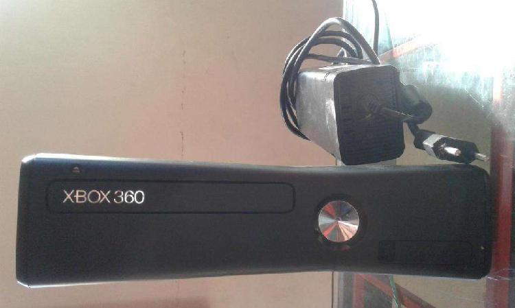 XBOX 360 SLIM DISCO 250 GB A REPARAR