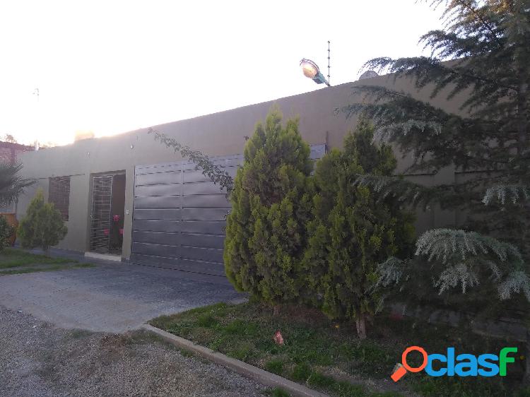 7 PROPIEDADES VENDE casa en Chacras de Coria, Lomas del