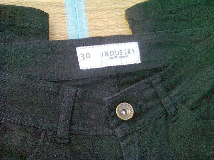 Pantalón de mujer marca INDUSTRY