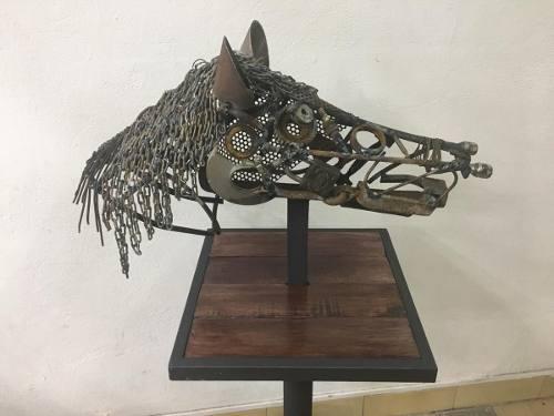 Caballo De Metal Obra De Arte Escultura