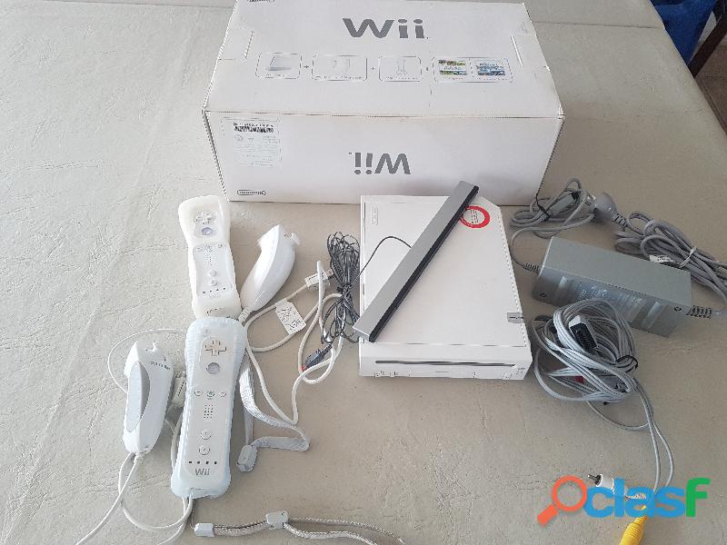 Nintendo Wii + 19 Juegos + Accesorios + 3 Mandos. Completa.