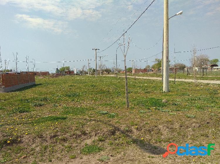 VENDO - TERRENO DE ESQUINA EN ALVEAR - BARRIO RESIDENCIAL