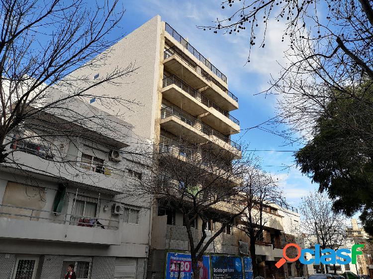 VENDO - departamentos de 1 dormitorio - al pozo - calle