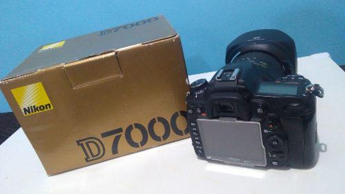 Nikon D7000co Lente Nikon 18-55 Con Caja Y Manuales.