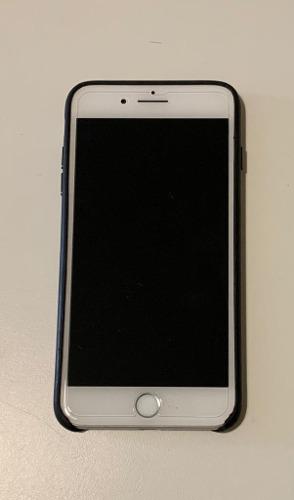 Celular iPhone 8 Plus 64gb Con 2 Fundas Y Vidrio Templado