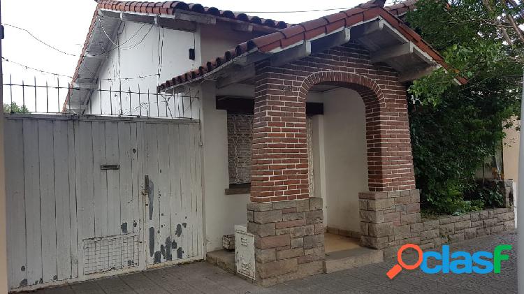 CHALET EN VENTA. 3 AMBIENTES. Z/TERMINAL