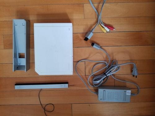 Nintendo Wii Chipeada Con Fuente Y Cables (con Error 03)