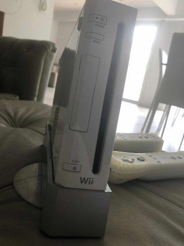 Nintendo Wii Con Controles Fundas Y Juegos