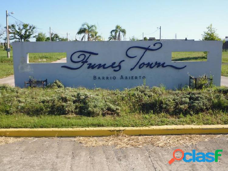 VENTA DE LOTE EN BARRIO ABIERTO FUNES TOWN - ESCRITURADO -