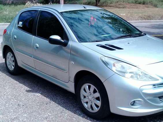 Peugeot 207 compac allure 2012 en San Martín