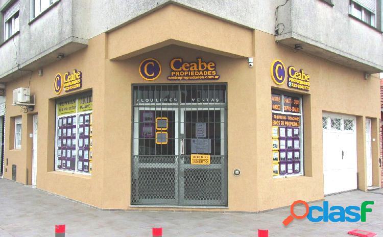 Gran casa de 5 amb en plena calle San Juan de Mar del Plata