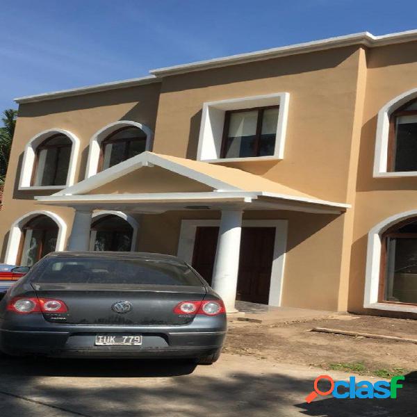 SE VENDE CASA EN HINDU CLUB BARRIO VISTAS DEL GOLF