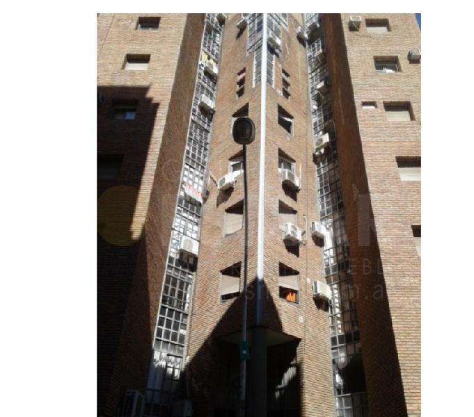 Dean Funes 600 monoambiente tabicado con amplio balcon