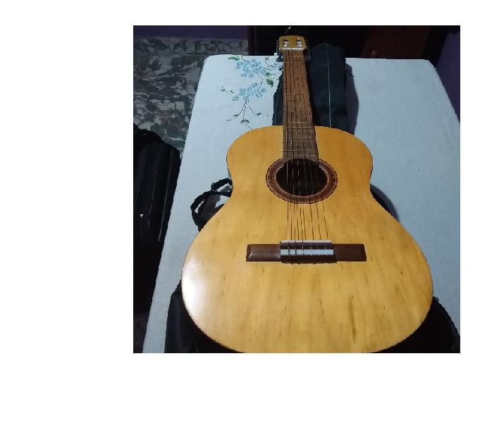 VENDO GUITARRA CRIOLLA