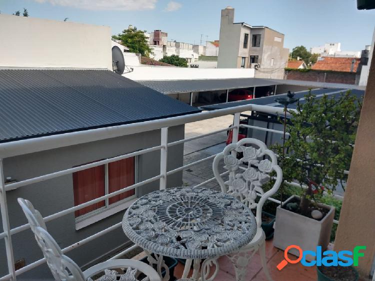 2 Ambientes con balcón/ cochera / Quincho