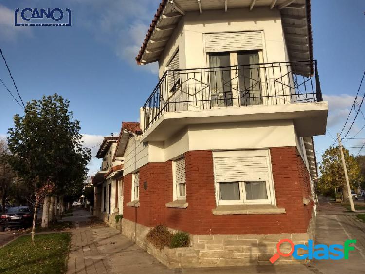 Casa en Venta Zona III de Miramar. Estado Muy Bueno. Apto