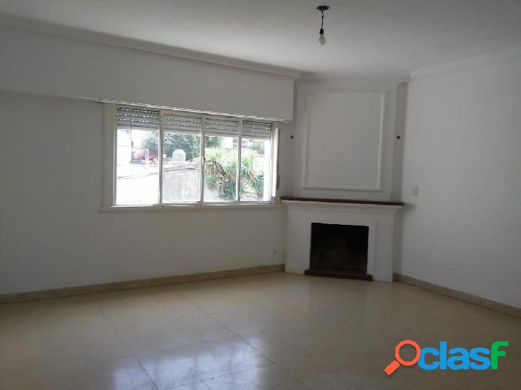 DEPARTAMENTO DE 3 AMBIENTES CON DEPENDENCIA EN ALQUILER POR