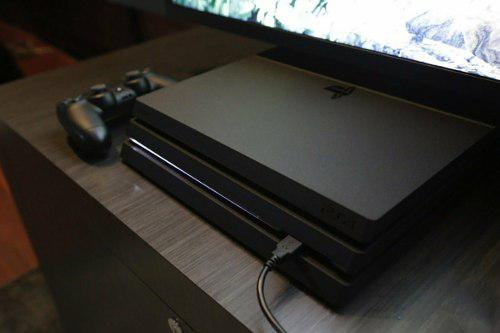 Sony Playstation 4 Ps4 Pro 1tb Con 2 Joysticks Originales